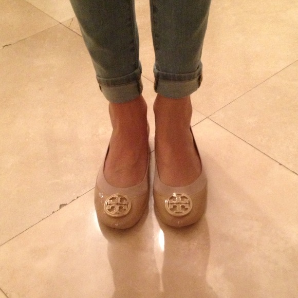 Tory burch caroline flats