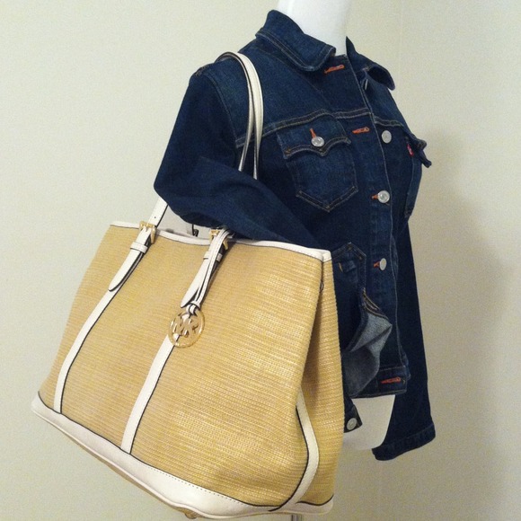 ❗SOLD ON WEBSITE❗Authentic Michael Kors XL Tote - Picture 2 of 4