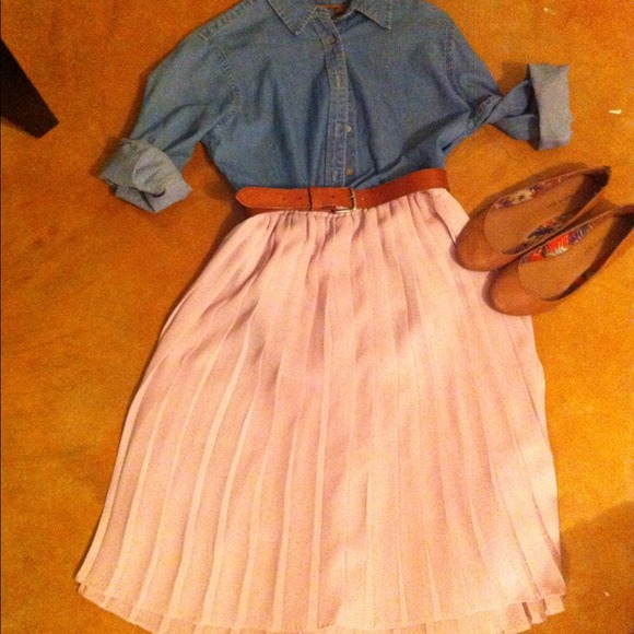 Fall fashion! Pleated chiffon skirt