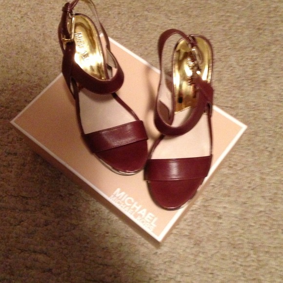Super cute 5" Michael Kors heals