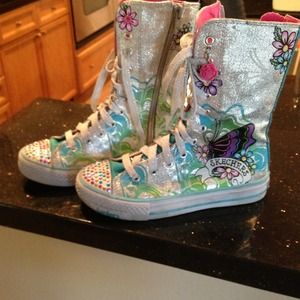 Skechers converse style high top