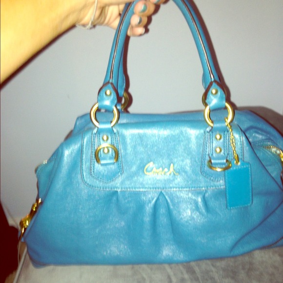 Cyber monday deal!🌟Teal COACH bag. Leather
