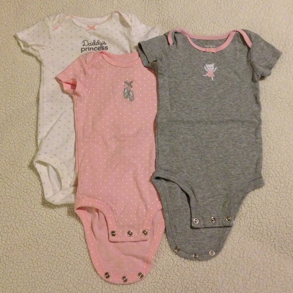SOLD ⭐⭐ Infant Girl's Set of 3 Onsies - Picture 1 of 4
