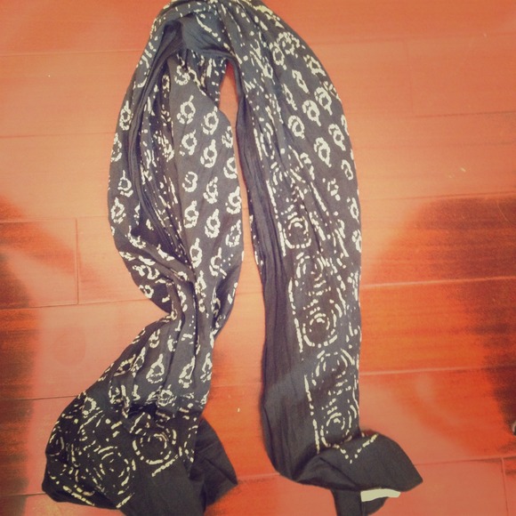 Michael Stars, Scarf, Black & White Print!!!