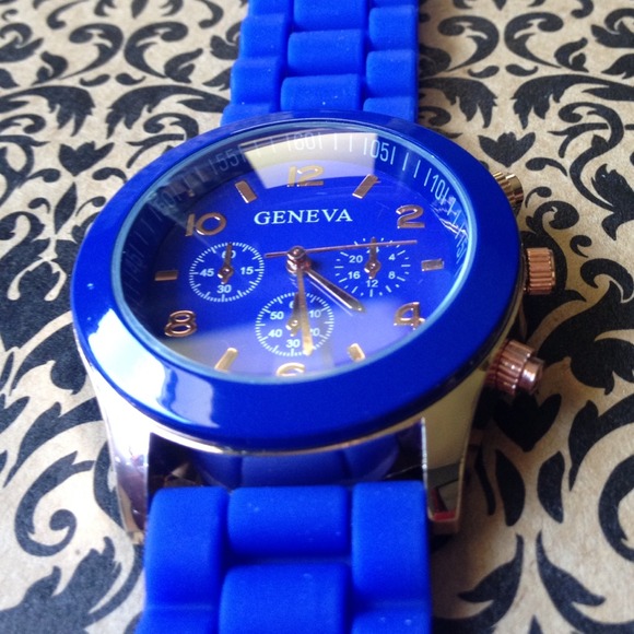 {bundled} - Picture 3 of 4