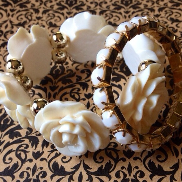 {bundled} - Picture 4 of 4