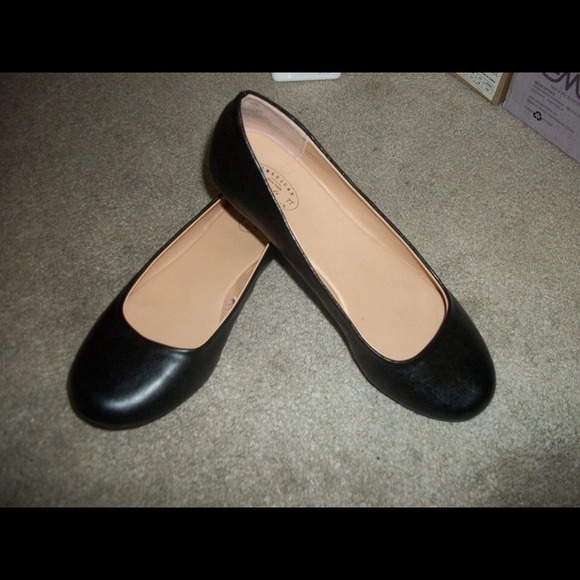 AE simple black flats