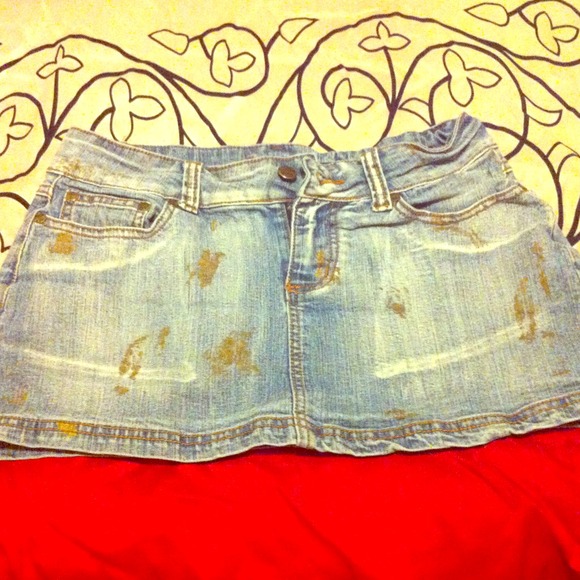 Younique. Skirt size 5