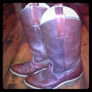 ❌❌TRADED❌❌ Frye reddish brown cowboy boots 8.5d