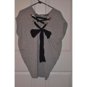 🔴SOLD🔴Bow back shirt