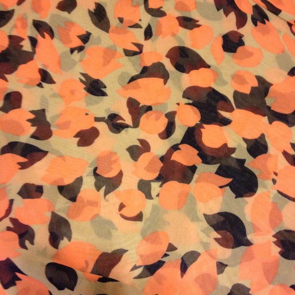 Cropped and navy and coral tie front top - Picture 2 of 2