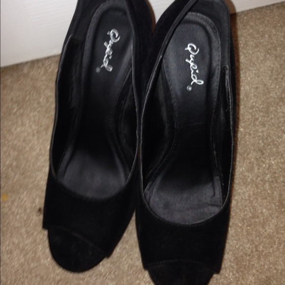 Sexy Suede Platforms - Picture 3 of 3