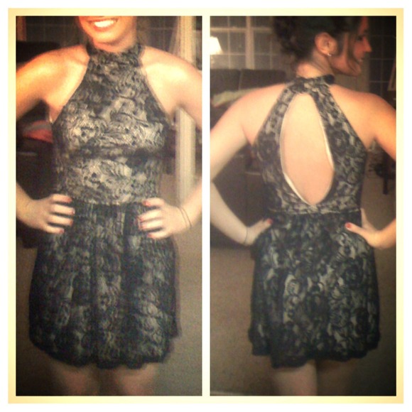 Black lace Cocktail open back dress - Picture 3 of 3