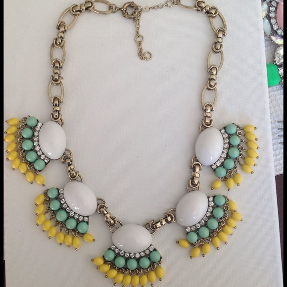 Jewelry - Fan fringe necklace - white, yellow, mint