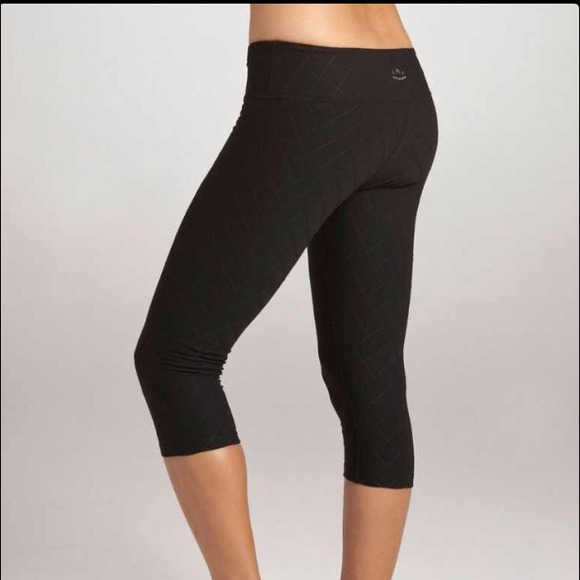 🚫🚫SOLD🚫🚫Beyond Yoga Essential Quilted leggings