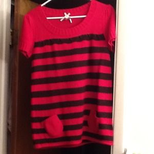 Red and brown sweater shirt