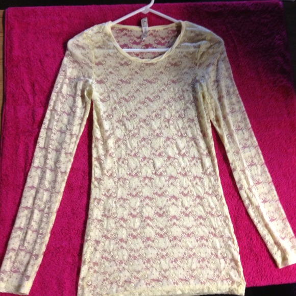 Cute long-sleeved cream lacy top - Picture 1 of 2