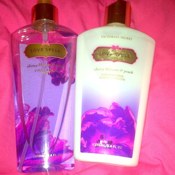 Victoria secret spray & lotion bundle !