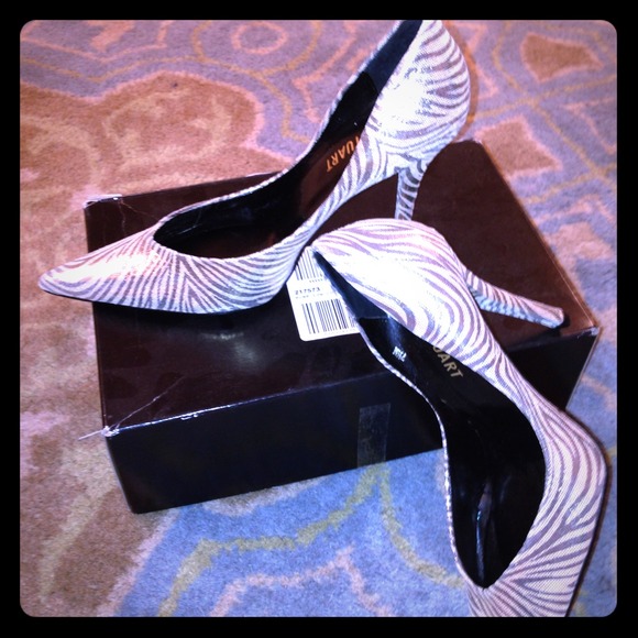 Just Reduced! Brand New Gold & Black Zebra Heels