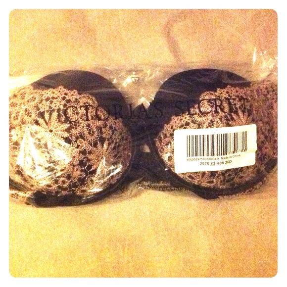 36D Victoria's Secret Bra *****SOLD*****
