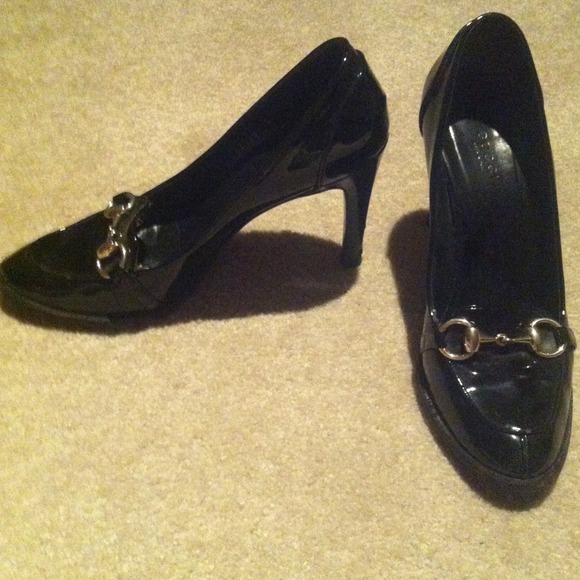 Sold in bundle 💯 Auth Gucci high heeled loafers