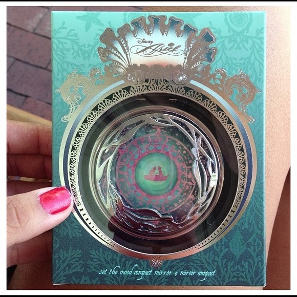 ❌❌ SOLD ❌❌Ariel mirror