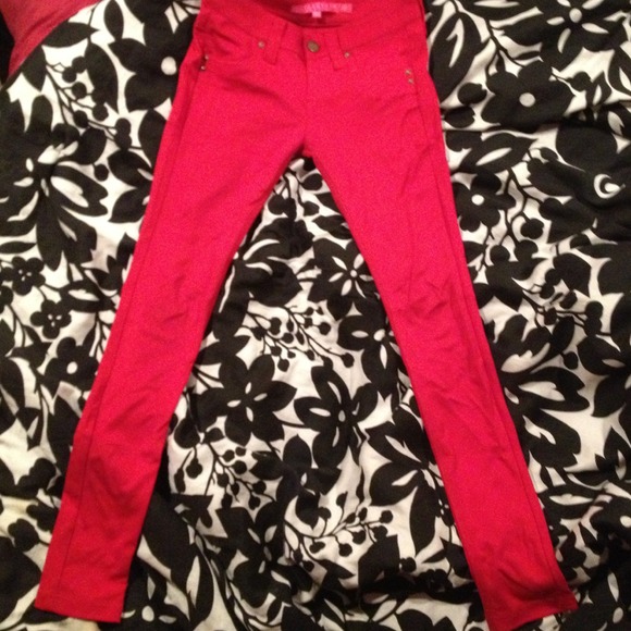 ( FLASH SALE! Take 30% off!)Red jeggins