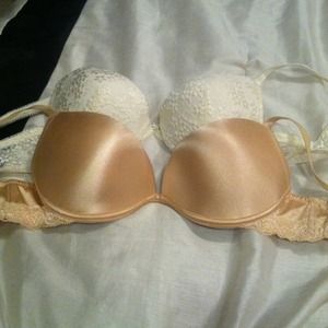 Nude and white bra bundle