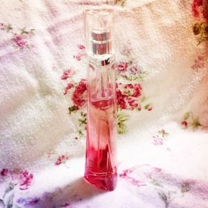 Givenchy  Very Irresistible (Gift with purchase)