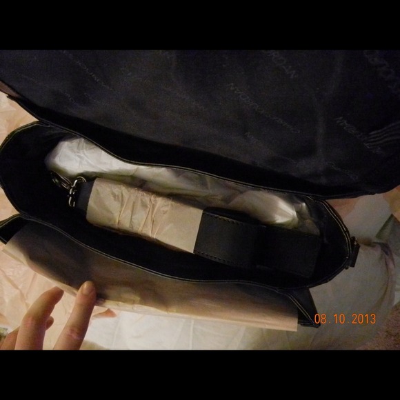 *******SOLD******Charles Jourdan Top Handle - Picture 3 of 4