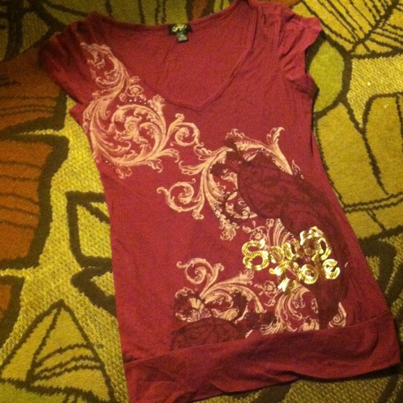 Basic South Pole V neck tee with designs