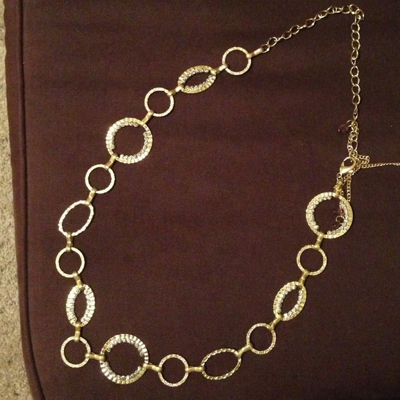 Golden sweater chain - Picture 1 of 3