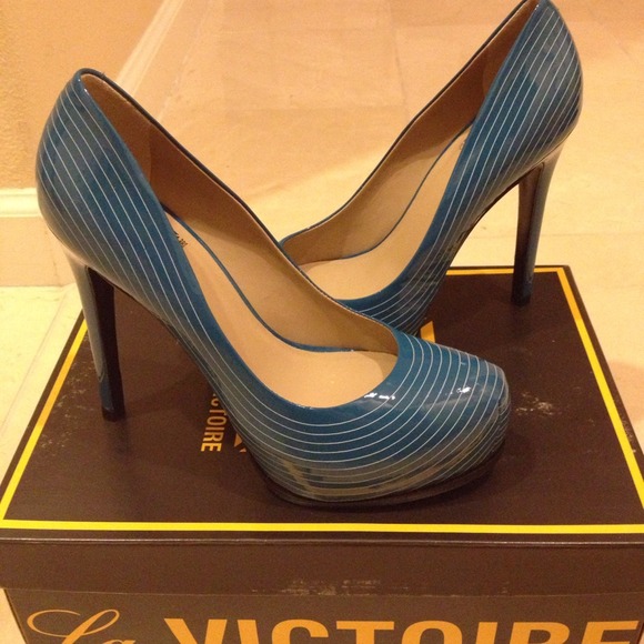 FURTHER REDUCED!! Pour La Victoire irina pumps
