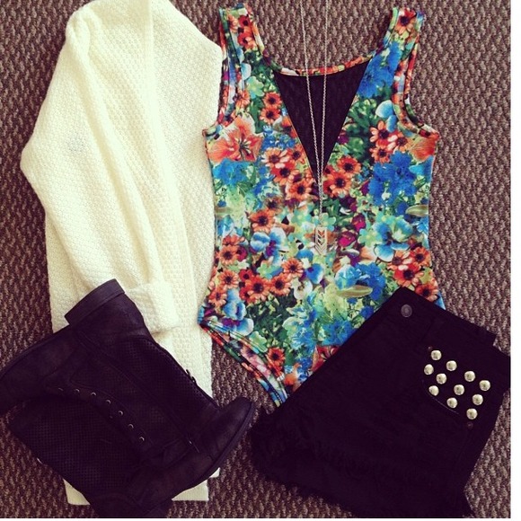 Tops - Floral bodysuit