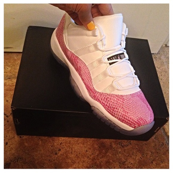 Pink snakeskin 11 lows