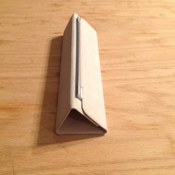 Case cover - Picture 3 of 4