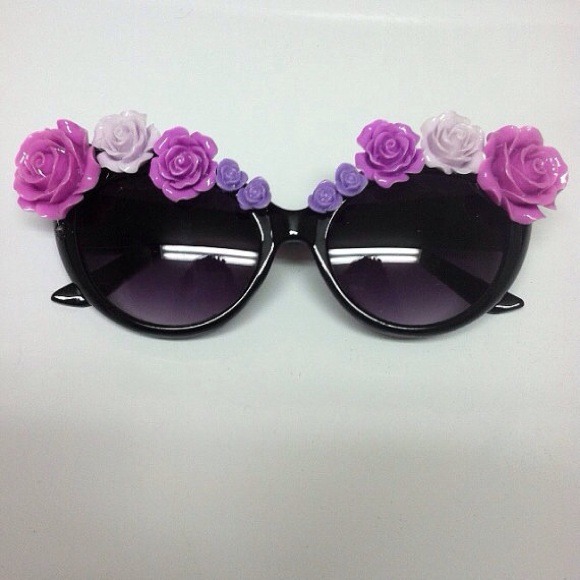 Vintage cateye lavender rose sunglasses