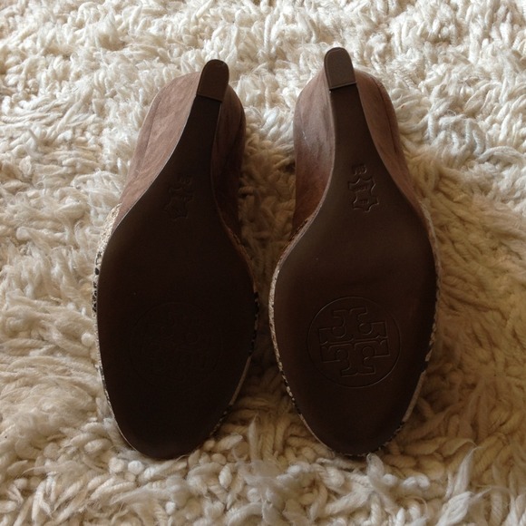 REDUCED!! 🌟HOST PICK 9/7🌟 💯% New Tory Burch - Picture 4 of 4