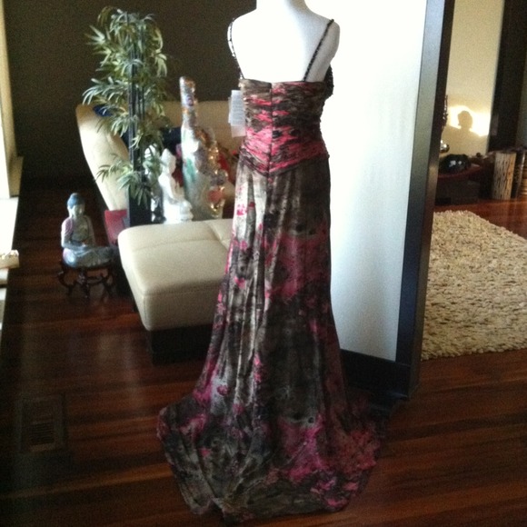 Exquisite Sue Wong Beaded Gown w/ Train - Picture 4 of 4