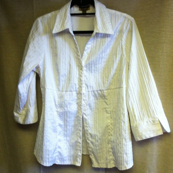 📦SOLD***440. White Striped Button Down
