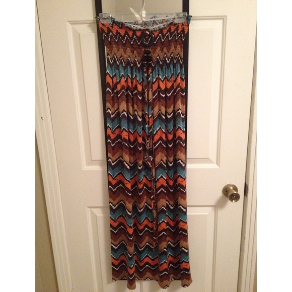 Chevron maxi dress! Ties at neck. - Picture 3 of 3