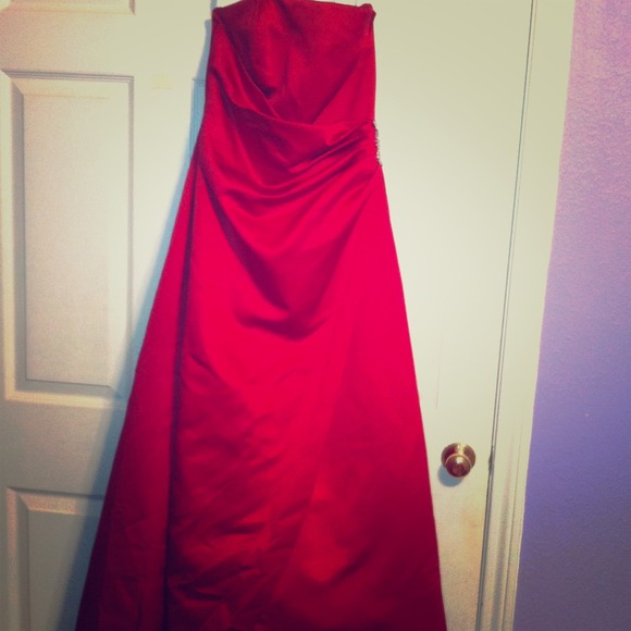 Only wore once and don't need it. - Picture 1 of 1