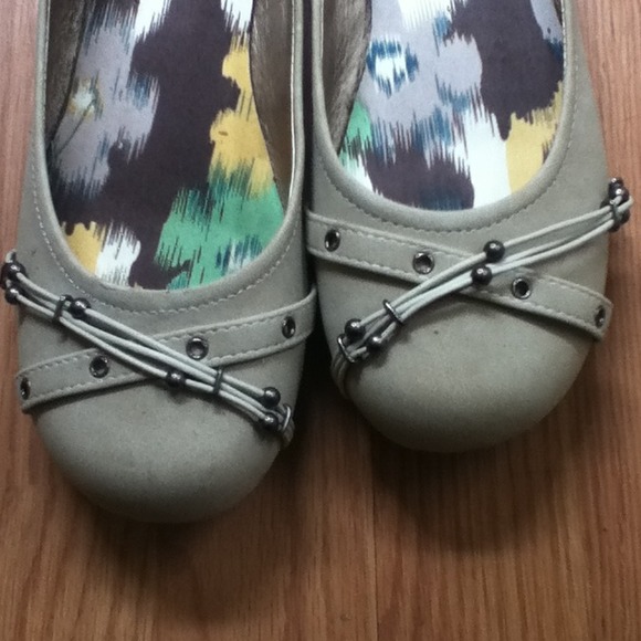 Tan flats - Picture 2 of 3