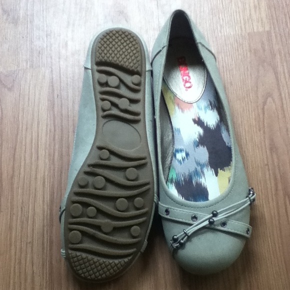 Tan flats - Picture 3 of 3