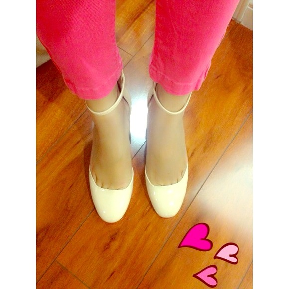 Nude heels!👠