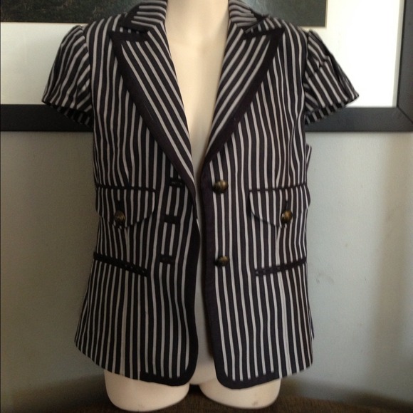 NEW BCBG Maxazria Blazer size xs.