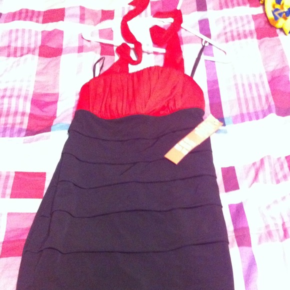 Red and black dress - Picture 1 of 1