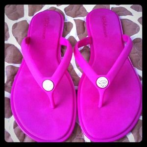 BCBGeneration hot pink flip flops size 7
