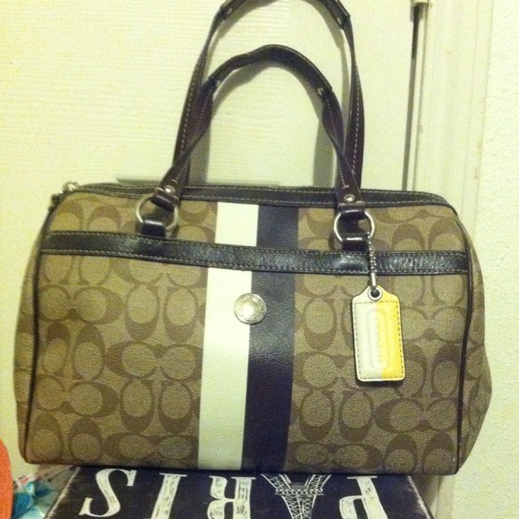 👝👜👛cute Coach handbag👛👜👝