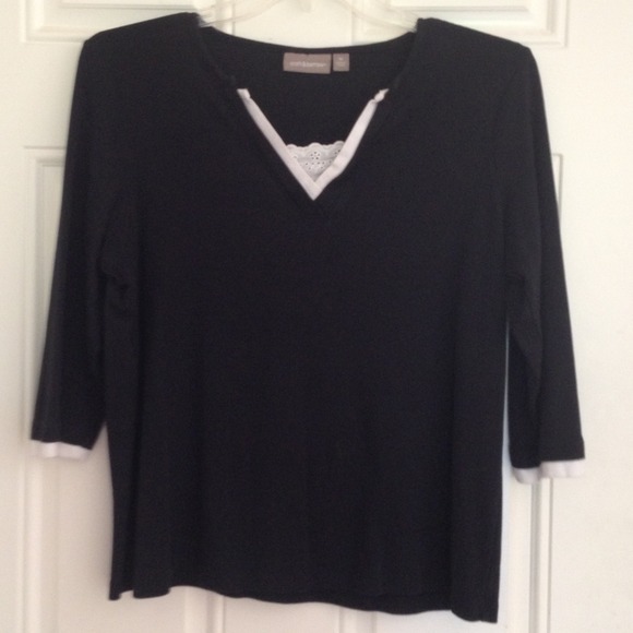 Black 1/2 sleeve top